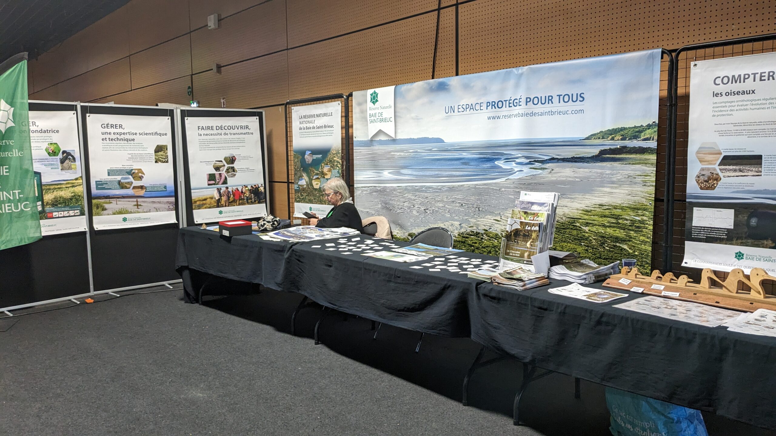 Stand "Découvrir la Réserve naturelle de la baie de Saint-Brieuc"